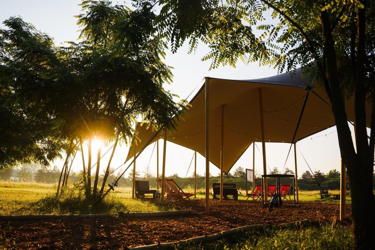 Camping @ Nogometni Golf Ljubljana Hotel Ngoại thất bức ảnh