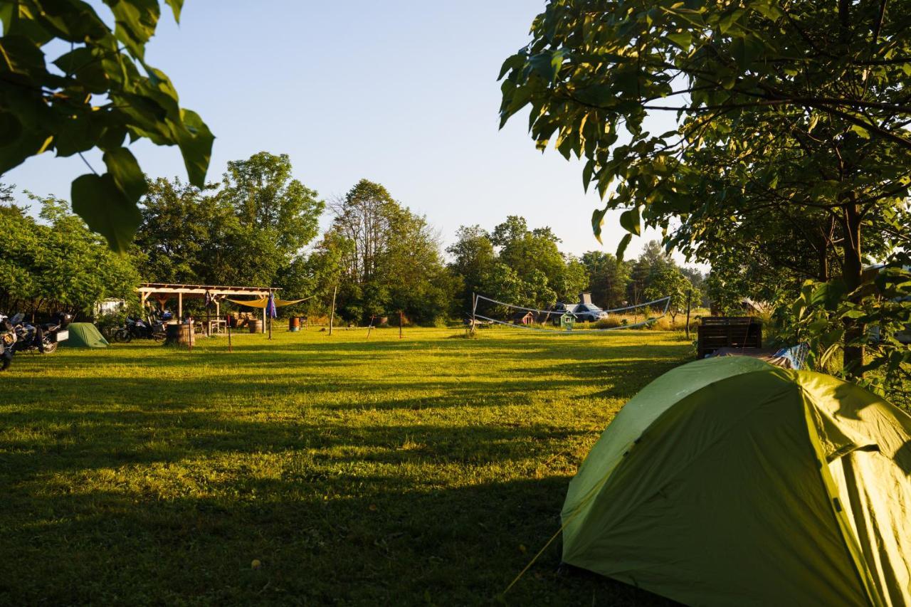 Camping @ Nogometni Golf Ljubljana Hotel Ngoại thất bức ảnh