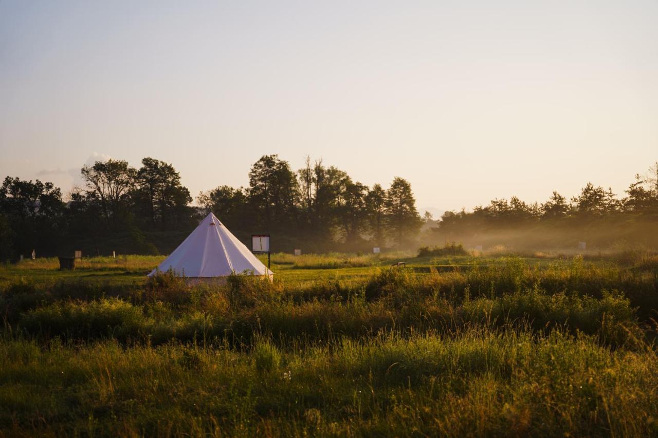 Camping @ Nogometni Golf Ljubljana Hotel Ngoại thất bức ảnh
