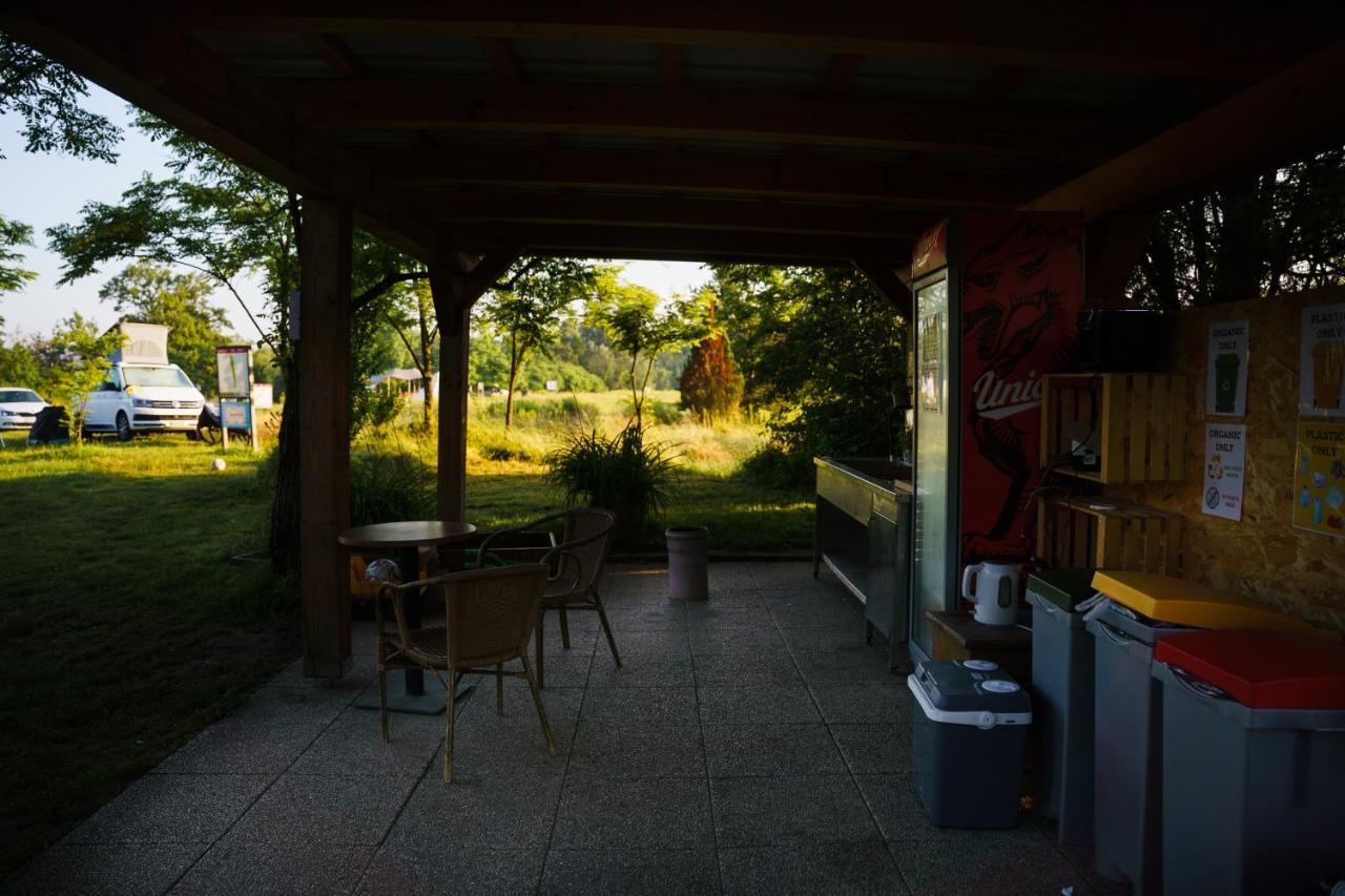 Camping @ Nogometni Golf Ljubljana Hotel Ngoại thất bức ảnh